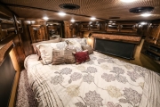 barrel trailer living quarters 06