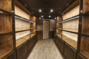 boot showcase trailer living quarters 04