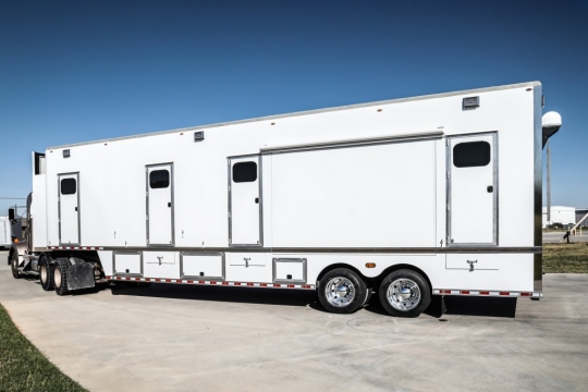 03-Outback-Customs-2022-GN2-FRAC-Trailer